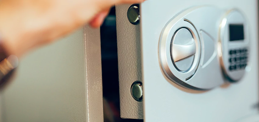 Fingerprint Safe Openers in West Modesto, CA